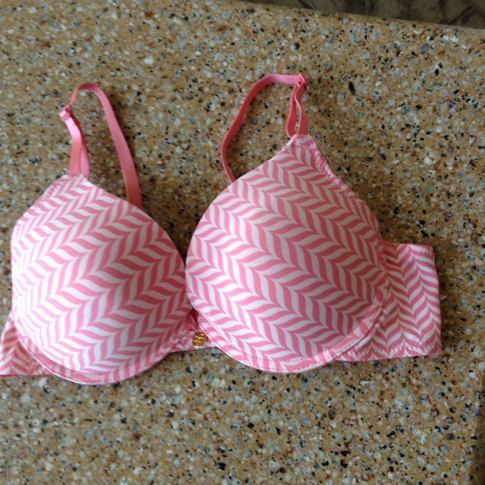 Jessica Simpson 34C Bra